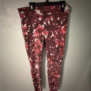HUE Women's Burgundy Floral Skinny Jeans